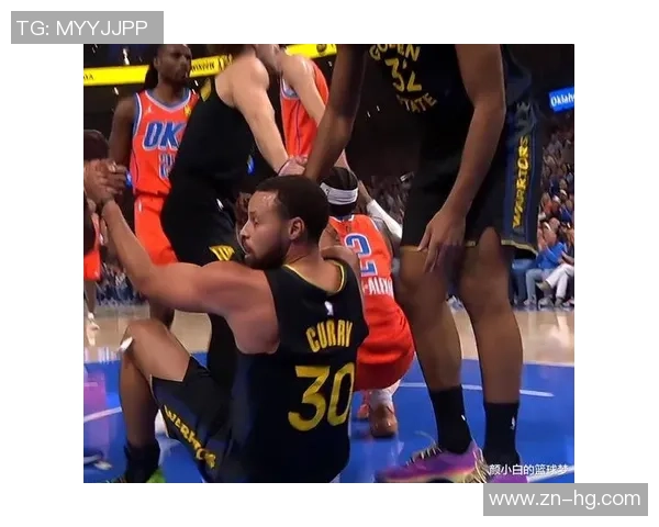 库里连得5分后巧妙利用引力助攻队友轻松上空篮
